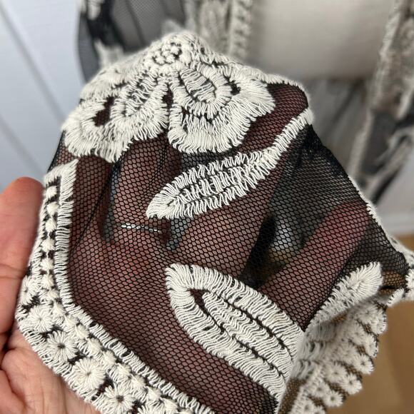 Chic Boho Black and Cream Lace Floral Duster💞 - Picture 3 of 7